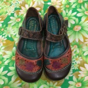 L’Artiste Spring Step Mary Janes Size 38